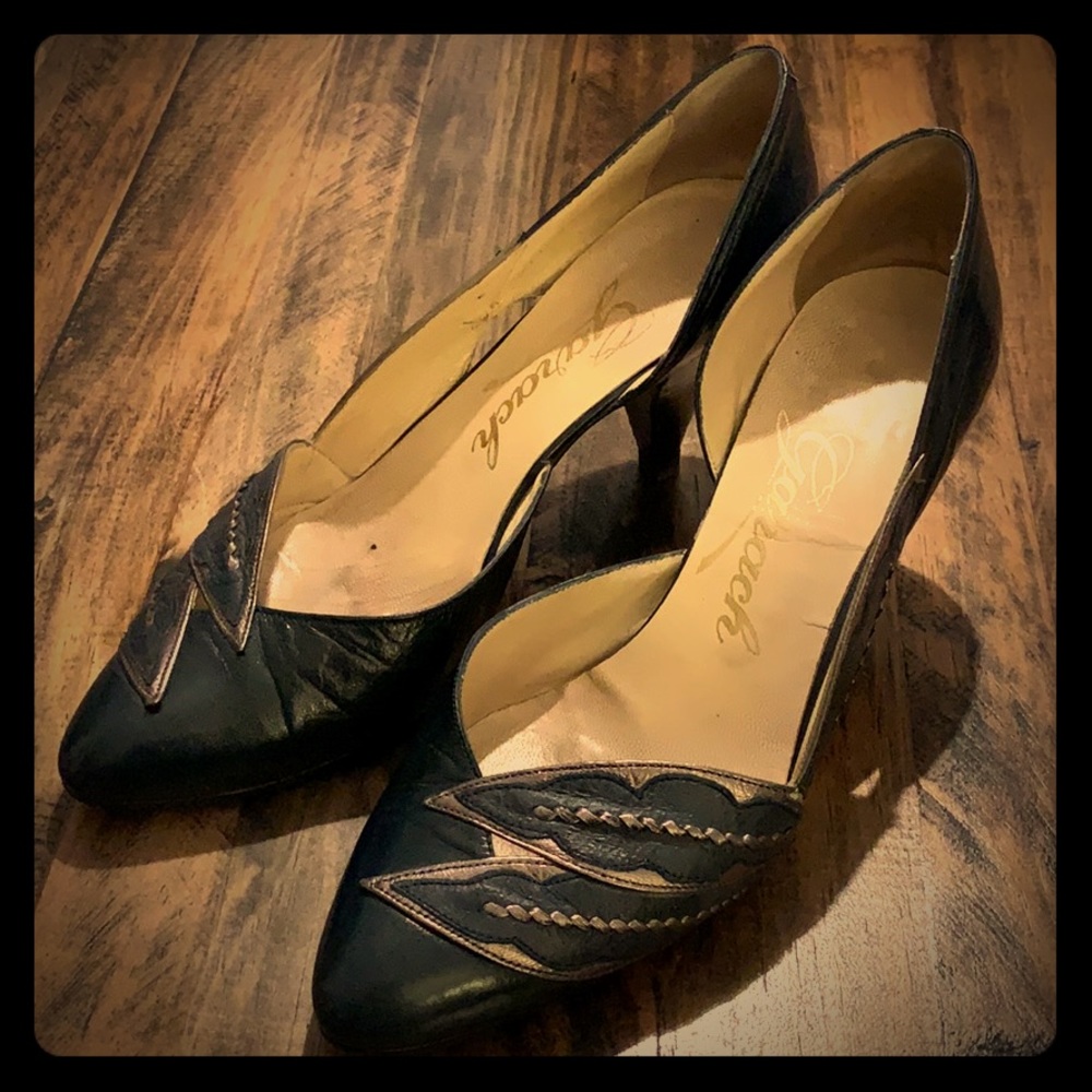 Vintage Antonella bronze trimmed -MINT CONDITION